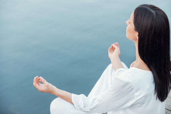 Эффективная медитация: слушать или повторять — как правильнее? Влияние звука на жизнь